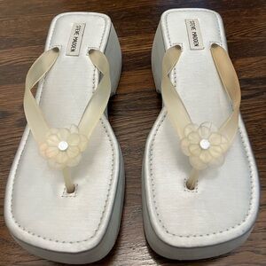 Silver/gray Steve Madden platform jelly-strap flip flop sandals